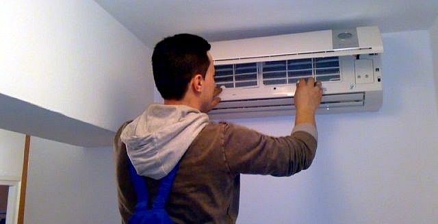 Có Nên Tự Sửa Điều Hoà Tại Nhà Không? 8 Rủi Ro Người Dùng Cần Biết 2 tự sửa điều hòa tại nhà