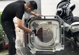 Bảo dưỡng điều hòa tại nhà Hà Nội - Chạy thử và đo nhiệt độ sau bảo dưỡng