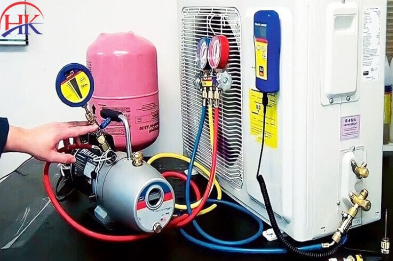 Nạp gas điều hòa Hà Nội - Đồng hồ đo áp suất gas chuyên dụng