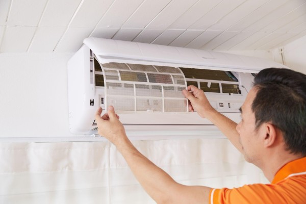 kinh nghiệm thuê thợ sửa điều hoà mùa hè