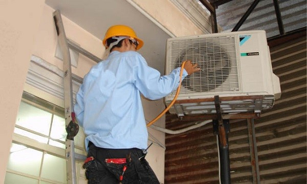 thợ sửa điều hòa tại nhà