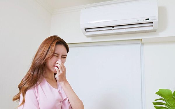 sửa điều hòa có mùi hôi